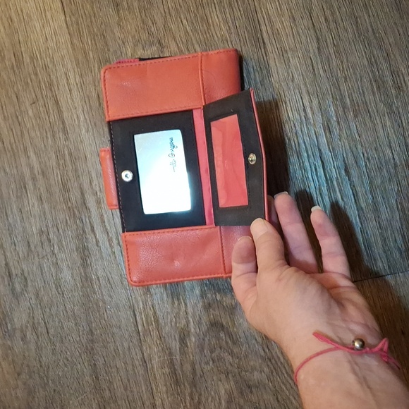 Kenneth Cole Reaction Mirror Utility Tab Clutch Orange Women's Wallet. - Picture 13 of 14